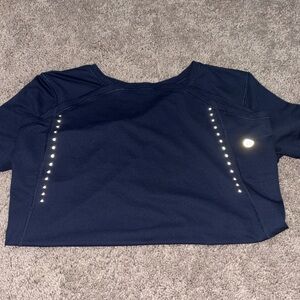 Lululemon Swiftly Tech Short Sleeve 2.0 / Size 2 / Color: Navy Blue 👖